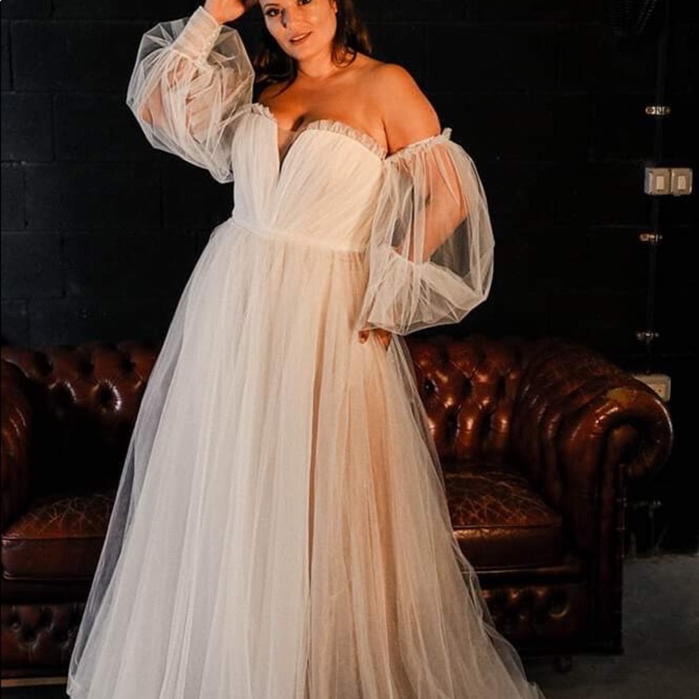 STUDIO LEVANA TAMIA WEDDING DRESS